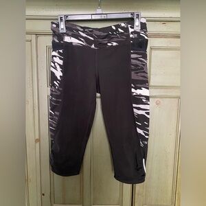 Athleta Black and White Camo Crop Leggings